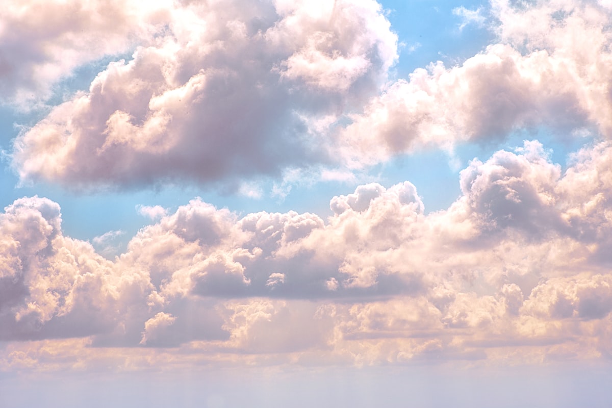 龍神様からの祝福を表す幻想的な空